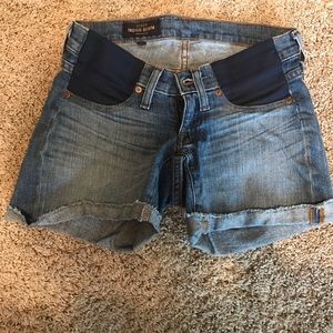 Crew maternity shorts